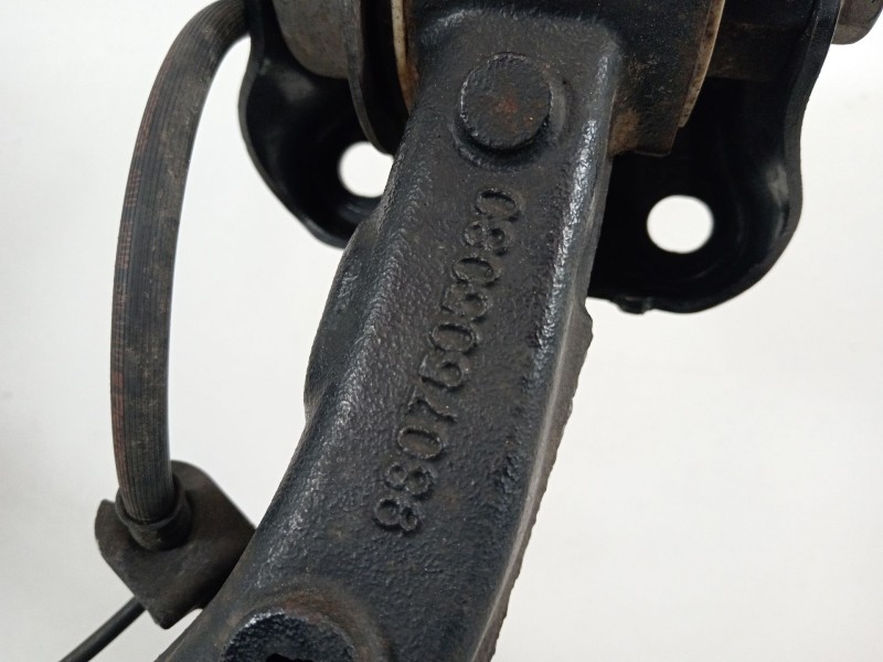 Recambio de mangueta trasera izquierda para peugeot expert furgón pro standard referencia OEM IAM 9807505080  