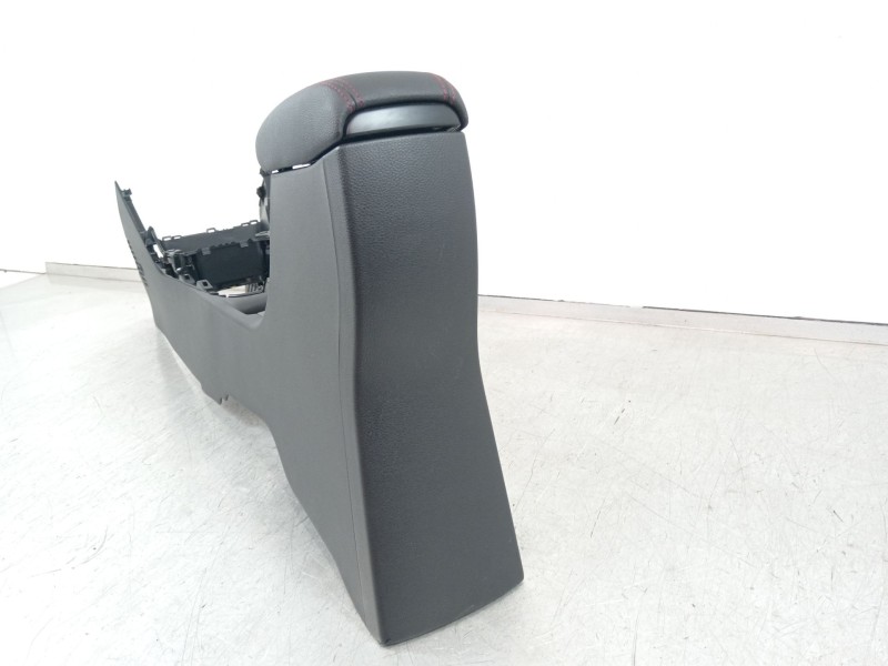 Recambio de apoyabrazos central para kia picanto referencia OEM IAM 84611g6101  