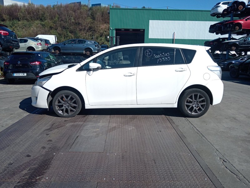 toyota verso (_r2_) del año 2016