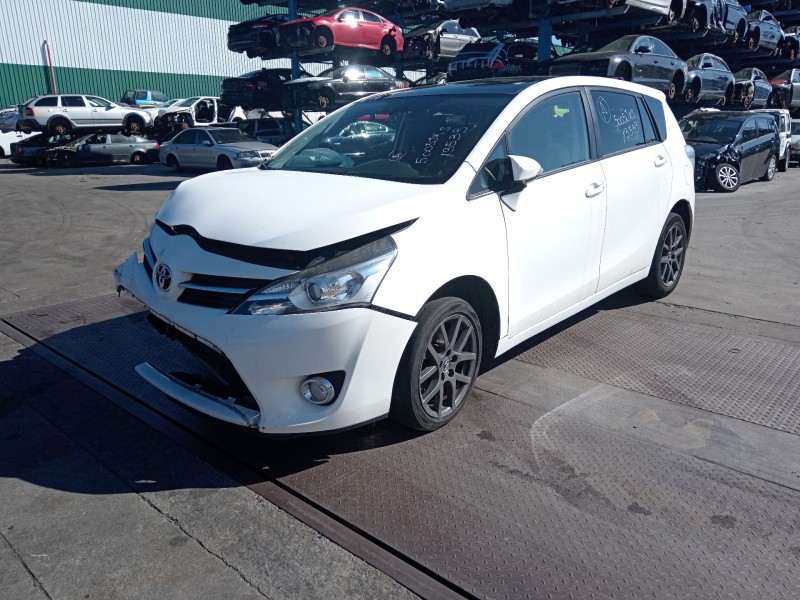 toyota verso (_r2_) del año 2016