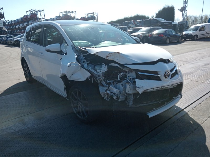 toyota verso (_r2_) del año 2016