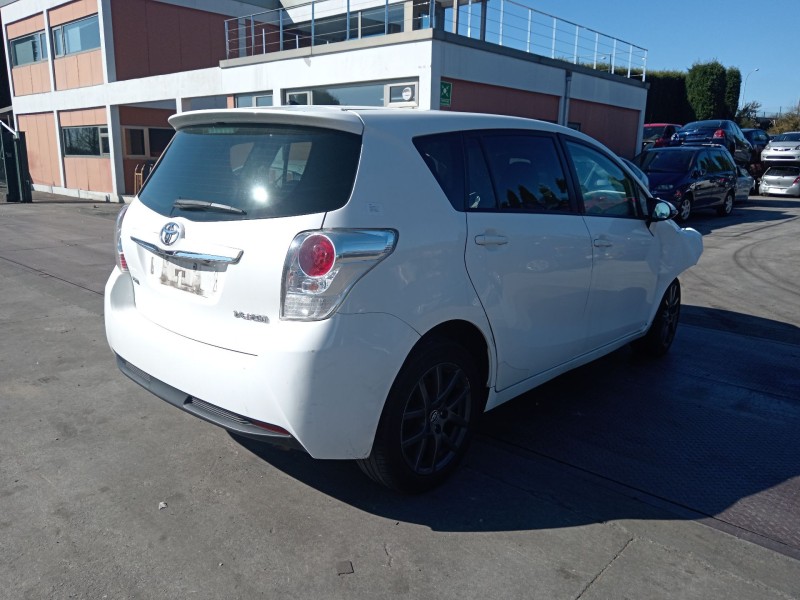 toyota verso (_r2_) del año 2016