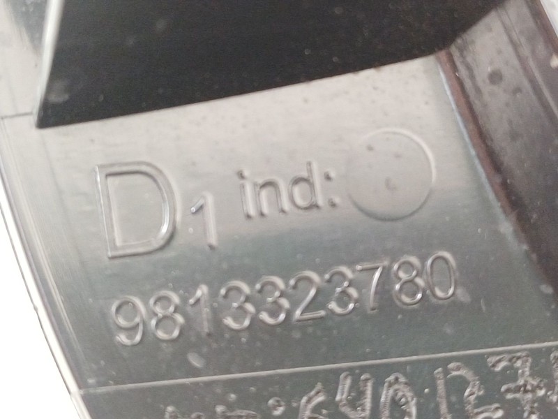 Recambio de moldura para citroën c3 iii (sx) 1.5 bluehdi 100 (sxyhyp, sxyhtu) referencia OEM IAM 9813323780  