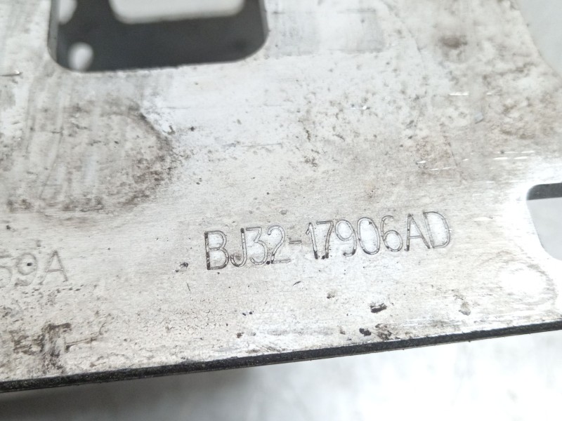 Recambio de refuerzo paragolpes trasero para land rover range rover evoque (l538) 2.0 d referencia OEM IAM BJ3217906AD  