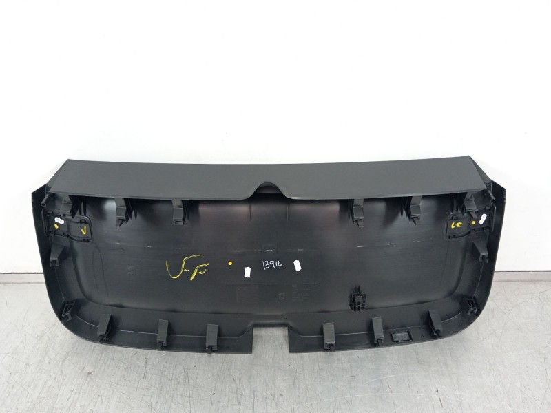 Recambio de guarnecido porton trasero para skoda scala (nw1) 1.6 tdi referencia OEM IAM 657867975A  