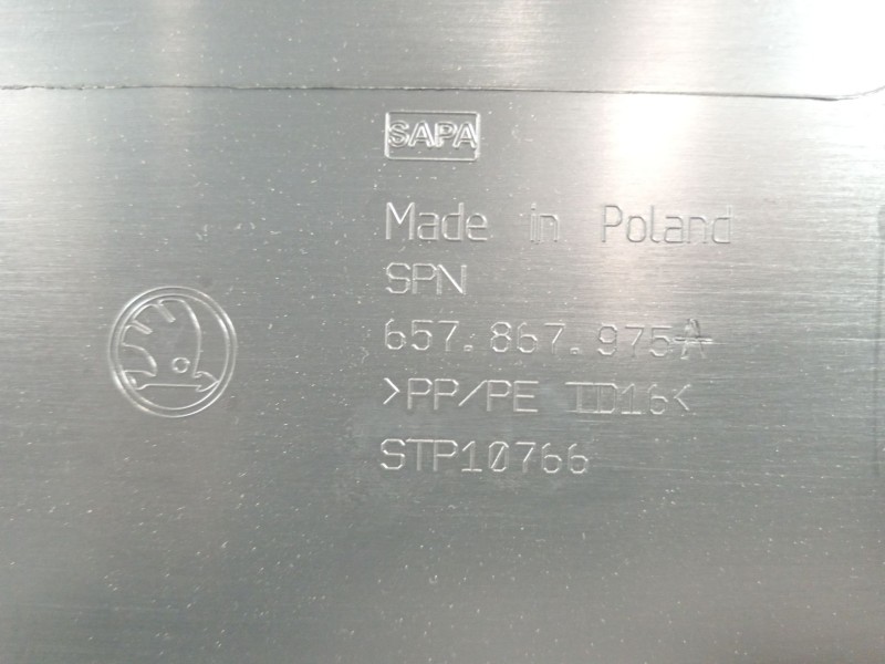 Recambio de guarnecido porton trasero para skoda scala (nw1) 1.6 tdi referencia OEM IAM 657867975A  