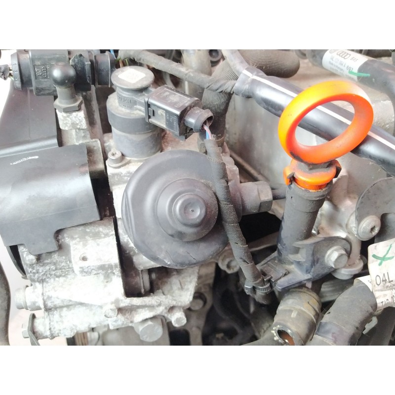 Recambio de bomba inyeccion para audi a3 sportback (8va, 8vf) 2.0 tdi referencia OEM IAM 04L130755D  0445010537