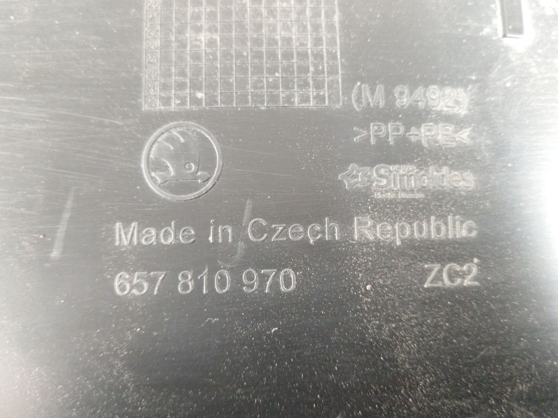 Recambio de paso de rueda trasero derecho para skoda scala (nw1) 1.6 tdi referencia OEM IAM 65781070  