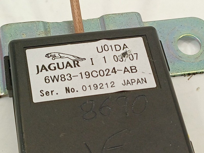 Recambio de antena para jaguar xk coupé/convertible 4.2 v8 32v cat referencia OEM IAM 6W8319C024AB  