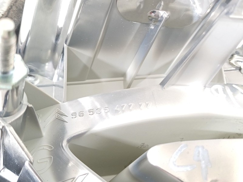 Recambio de piloto trasero izquierdo en porton para citroën c4 grand picasso exclusive referencia OEM IAM 9653547777  