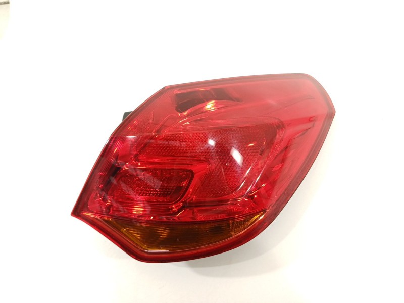 Recambio de piloto trasero derecho para opel astra j lim. selective referencia OEM IAM 13319950  