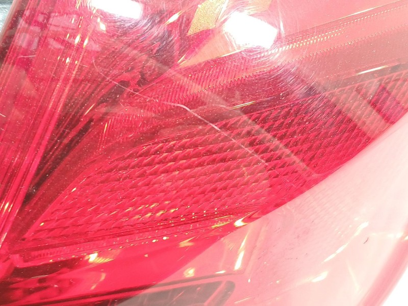 Recambio de piloto trasero derecho para opel astra j lim. selective referencia OEM IAM 13319950  