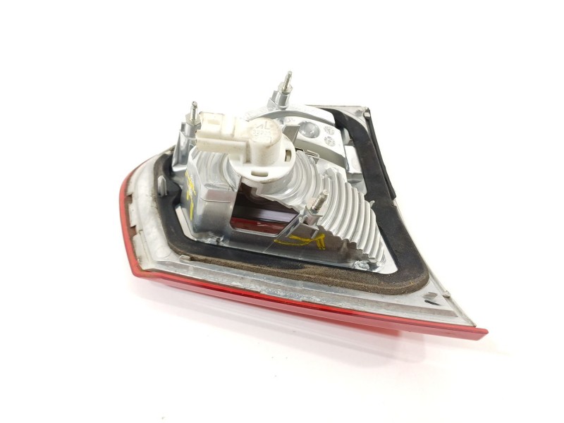 Recambio de piloto trasero derecho en porton para citroën c4 grand picasso exclusive referencia OEM IAM 9653547677  