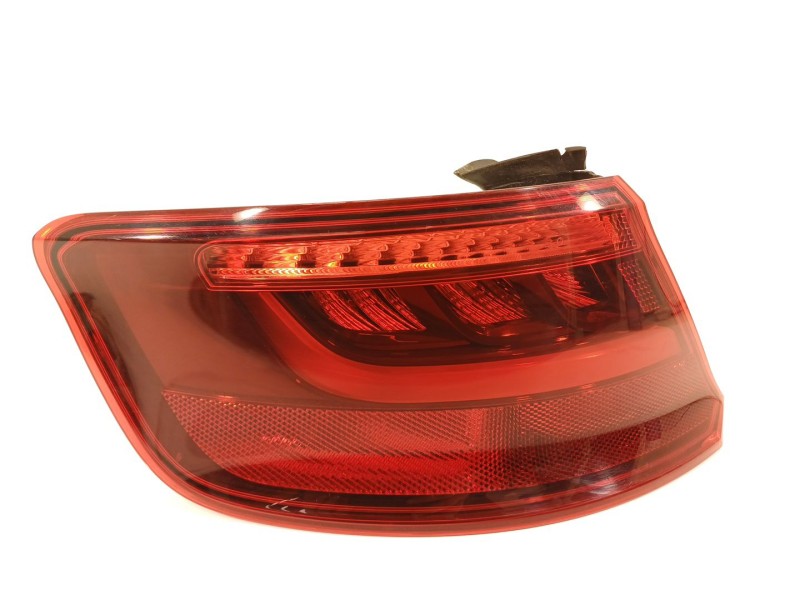 Recambio de piloto trasero izquierdo para audi a3 sportback (8va, 8vf) 2.0 tdi referencia OEM IAM 8V4945095A  