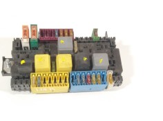 Recambio de caja reles / fusibles para mercedes-benz clase a (w176) a 180 (176.042) referencia OEM IAM A2469060093  
