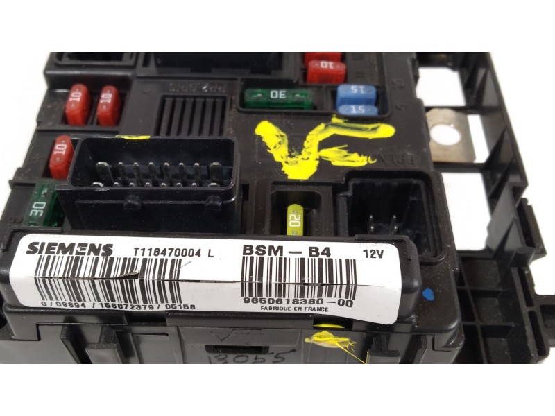 Recambio de caja reles / fusibles para peugeot 1007 dolce referencia OEM IAM 9650618380  BSM B4