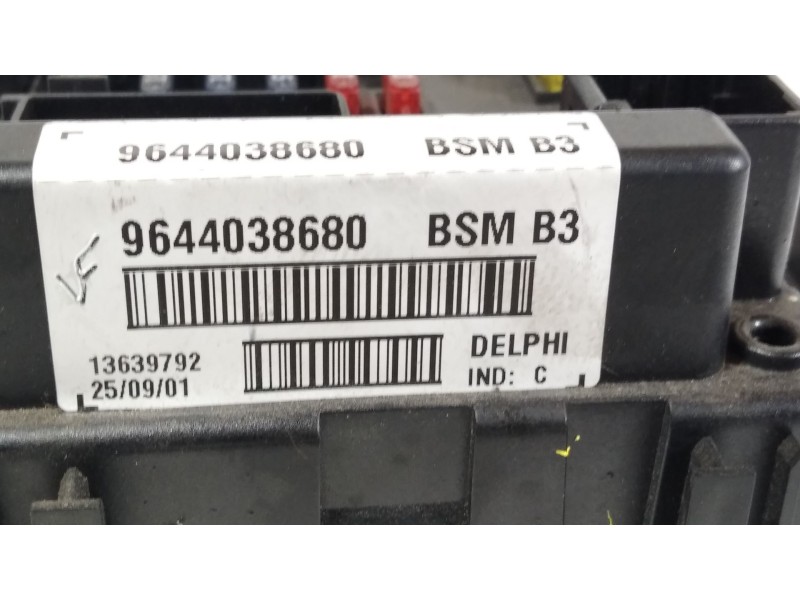 Recambio de caja reles / fusibles para citroën xsara (n1) 2.0 hdi 90 referencia OEM IAM 9644038680  