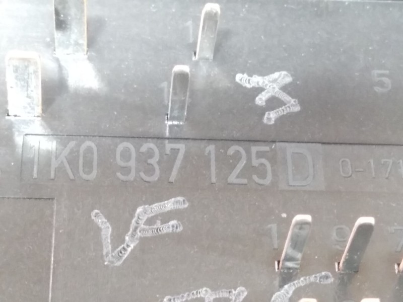 Recambio de caja reles / fusibles para seat leon (1p1) 1.9 tdi referencia OEM IAM 1K0937125D  