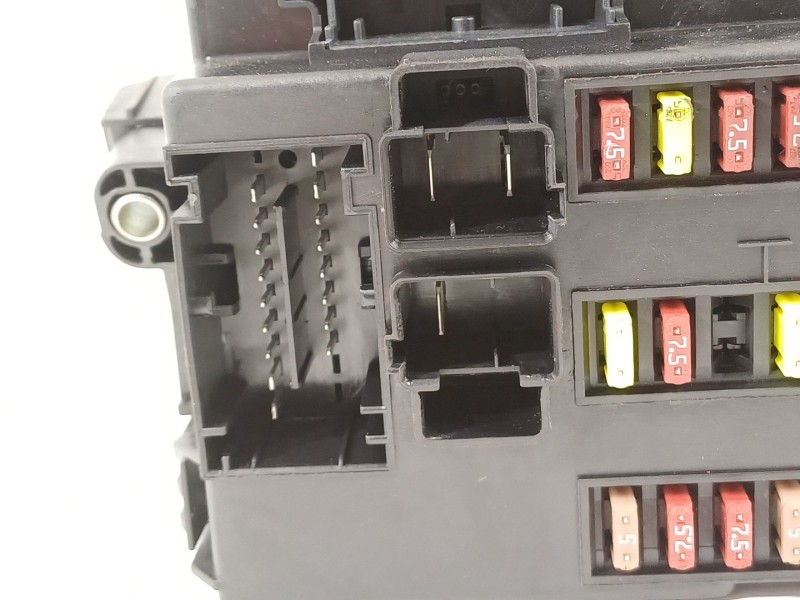 Recambio de caja reles / fusibles para peugeot boxer furgoneta 2.2 hdi 130 referencia OEM IAM 1371887080  