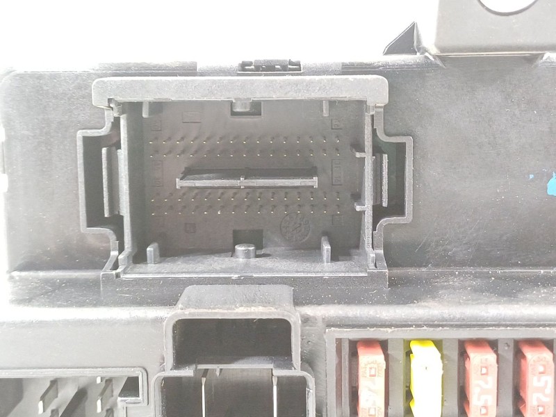 Recambio de caja reles / fusibles para peugeot boxer furgoneta 2.2 hdi 130 referencia OEM IAM 1371887080  