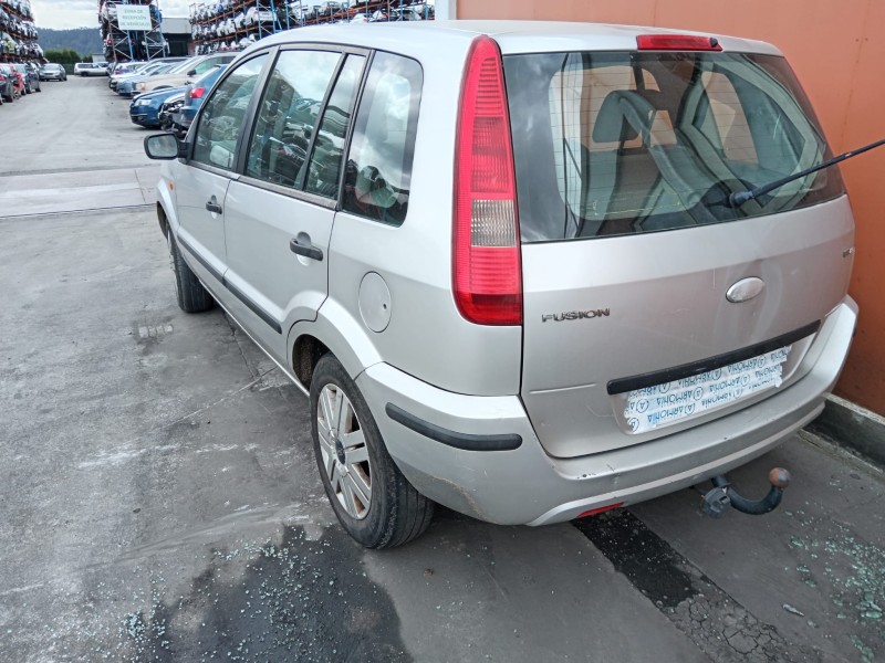 ford fusion (ju_) del año 2004