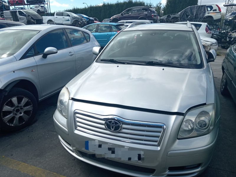 toyota avensis station wagon (_t25_) del año 2004