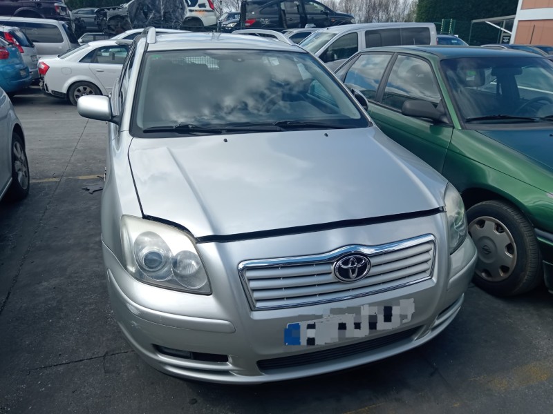 toyota avensis station wagon (_t25_) del año 2004