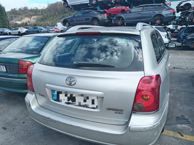 toyota avensis station wagon (_t25_) del año 2004