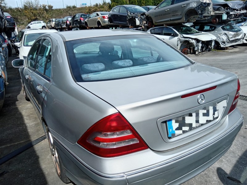 mercedes-benz clase c (w203) del año 2002