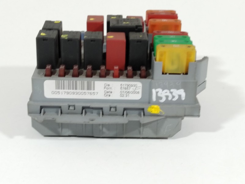 Recambio de caja reles / fusibles para fiat bravo ii (198_) 1.4 t-jet (198axg1b) referencia OEM IAM 51790930  