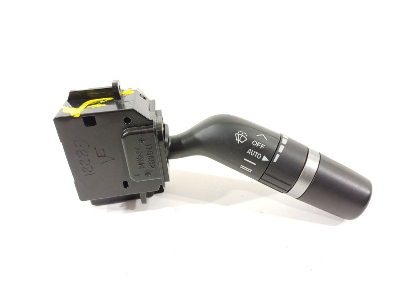 Recambio de mando limpia para mazda 3 lim. (bl) pulse referencia OEM IAM BBR366128  17D682