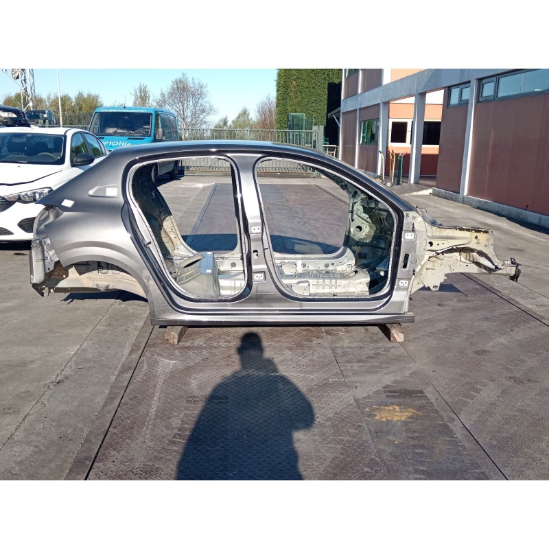 Recambio de carroceria completa para peugeot 208 ii (ub_, up_, uw_, uj_) 1.2 puretech 100 referencia OEM IAM   