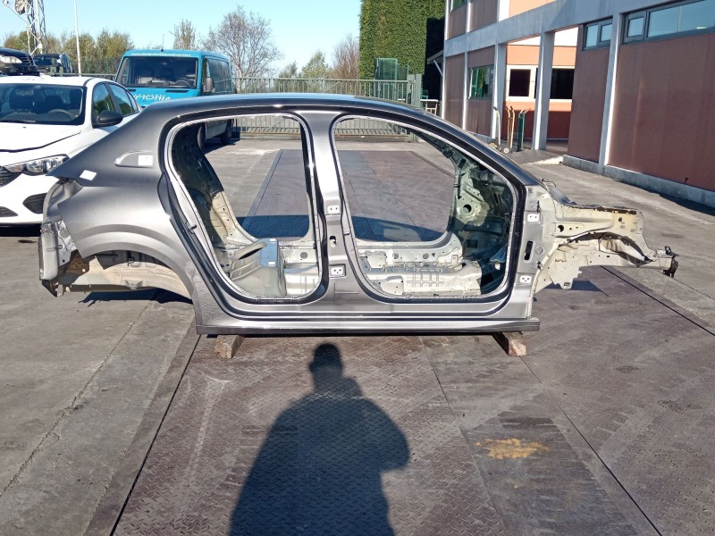 Recambio de carroceria completa para peugeot 208 ii (ub_, up_, uw_, uj_) 1.2 puretech 100 referencia OEM IAM   