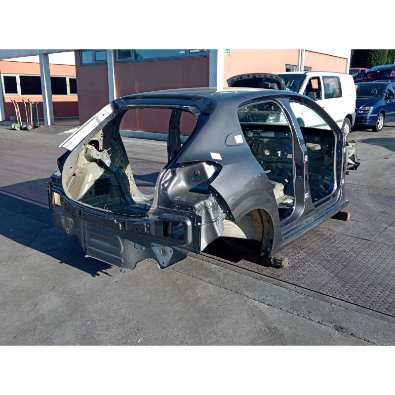 Recambio de carroceria completa para peugeot 208 ii (ub_, up_, uw_, uj_) 1.2 puretech 100 referencia OEM IAM   