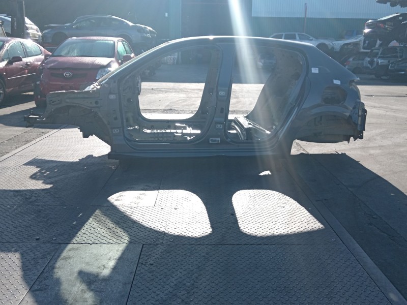 Recambio de carroceria completa para peugeot 208 ii (ub_, up_, uw_, uj_) 1.2 puretech 100 referencia OEM IAM   