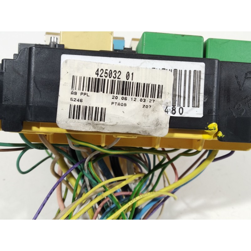 Recambio de caja reles / fusibles para peugeot 208 i (ca_, cc_) 1.2 vti 82 referencia OEM IAM 9804848480  