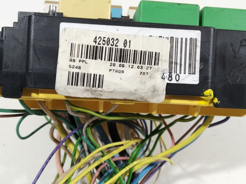 Recambio de caja reles / fusibles para peugeot 208 i (ca_, cc_) 1.2 vti 82 referencia OEM IAM 9804848480  