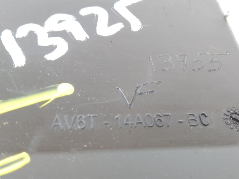 Recambio de caja reles / fusibles para ford transit connect monospace 1.5 tdci referencia OEM IAM AV6T14A067BC  