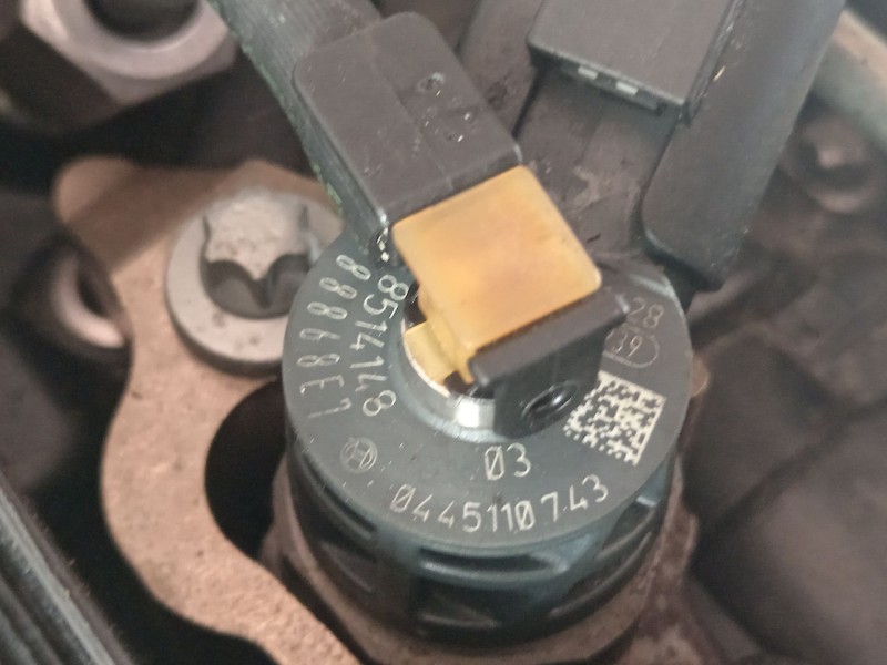 Recambio de inyector para bmw serie 3 touring (f31) 320d referencia OEM IAM 8514148  0445110743