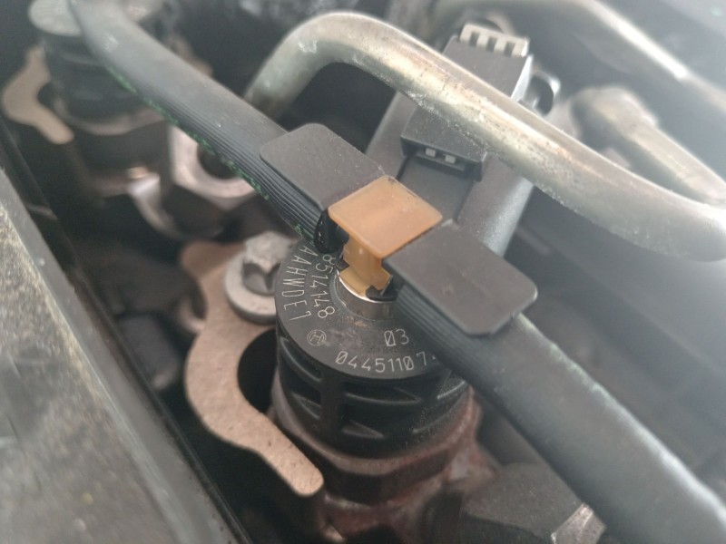 Recambio de inyector para bmw serie 3 touring (f31) 320d referencia OEM IAM 8514148  0445110743