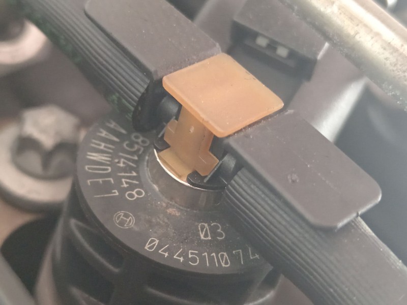 Recambio de inyector para bmw serie 3 touring (f31) 320d referencia OEM IAM 8514148  0445110743