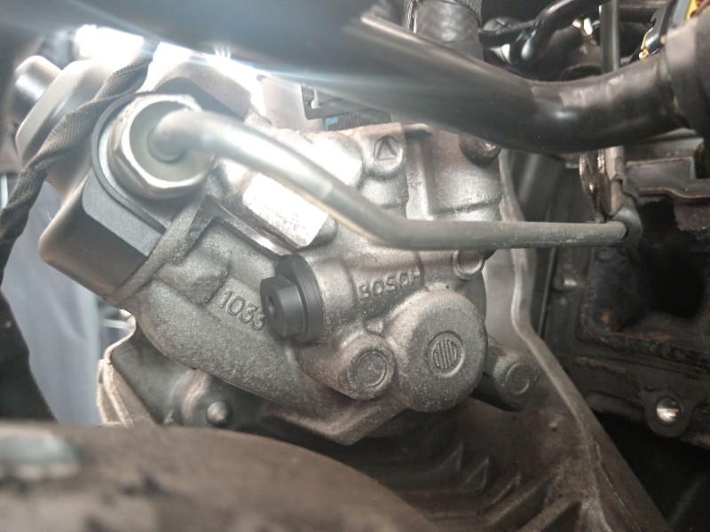 Recambio de bomba inyeccion para seat toledo (kg3) connect referencia OEM IAM 04L130755E  0445010538