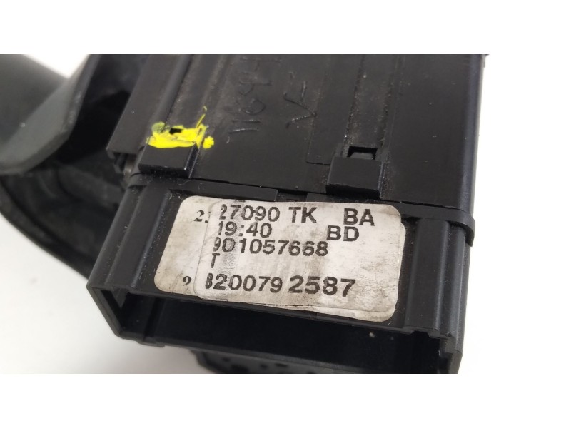 Recambio de mando limpia para dacia duster ambiance 4x2 referencia OEM IAM 6001551358  8200792587