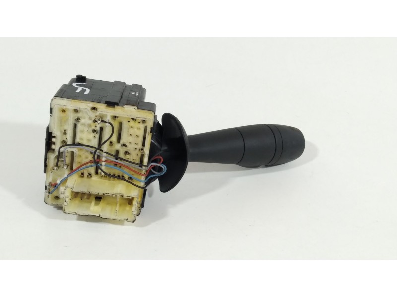 Recambio de mando limpia para renault captur limited referencia OEM IAM 255676085R  