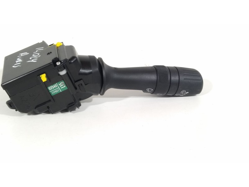 Recambio de mando limpia para toyota auris (_e18_) 1.4 d-4d (nde180_) referencia OEM IAM 8465202540  02540