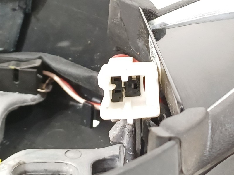 Recambio de volante para renault captur limited referencia OEM IAM 484000110R  