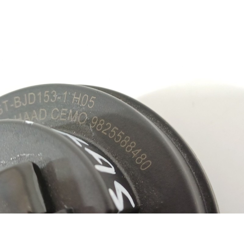 Recambio de claxon para peugeot 208 ii (ub_, up_, uw_, uj_) 1.2 puretech 100 referencia OEM IAM 9825588480  