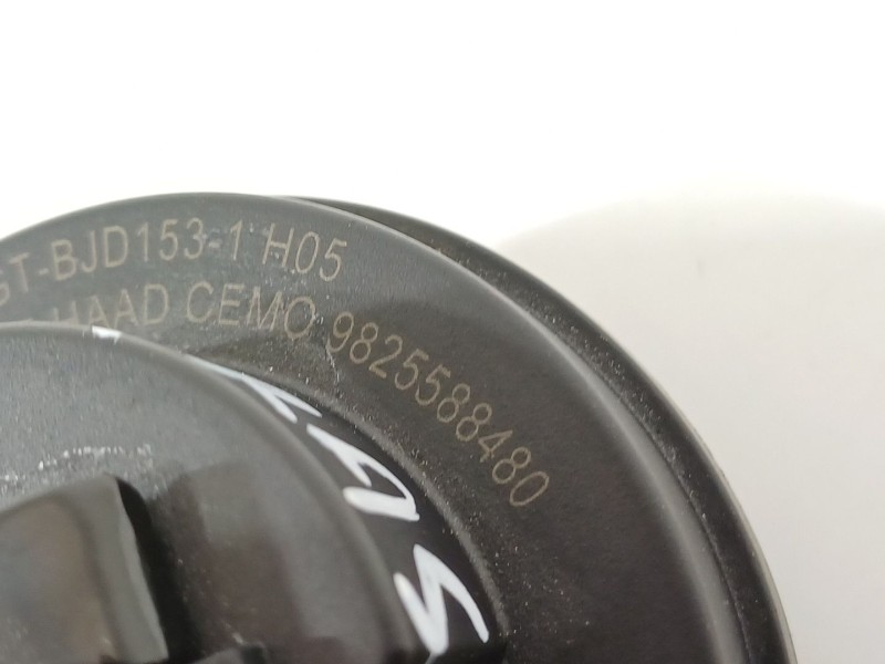 Recambio de claxon para peugeot 208 ii (ub_, up_, uw_, uj_) 1.2 puretech 100 referencia OEM IAM 9825588480  