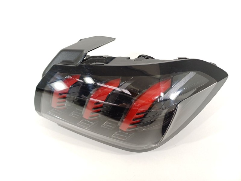 Recambio de piloto trasero derecho para peugeot 208 ii (ub_, up_, uw_, uj_) 1.2 puretech 100 referencia OEM IAM 9823216680  