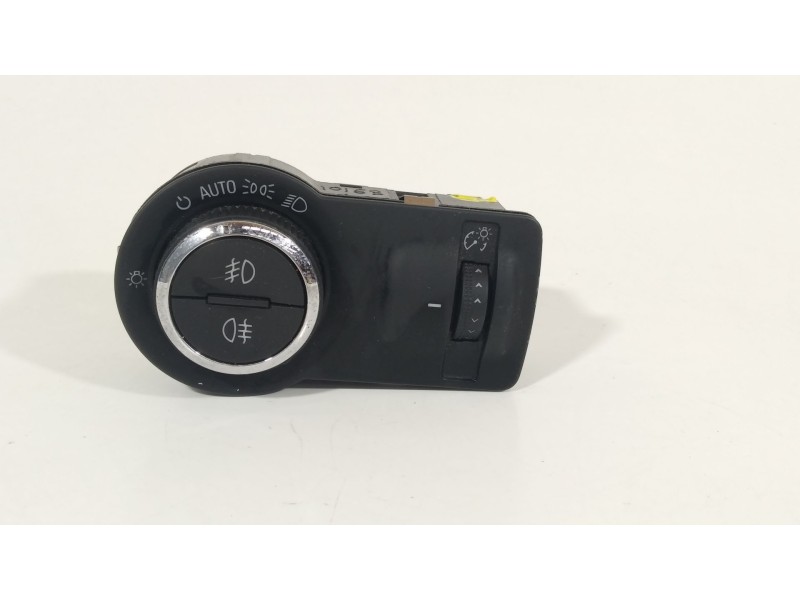 Recambio de mando luces para opel insignia sports tourer 2.0 16v cdti referencia OEM IAM 13268707  